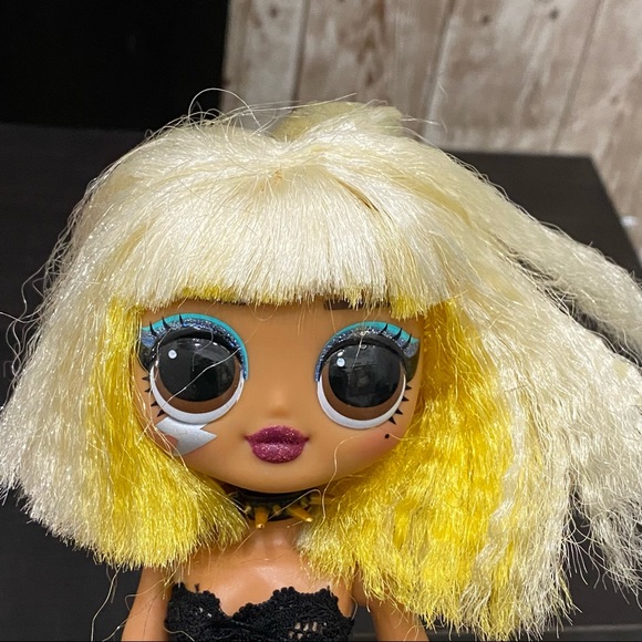 L.O.L Surprise OMG Fame Queen 9" Fashion Doll - Picture 6 of 9